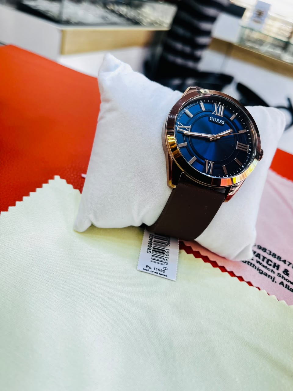 GUESS Men’s Blue Dial Classic Leather Strap Watch